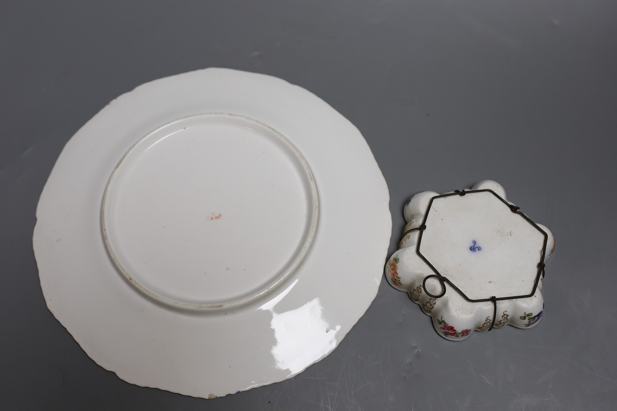 A Coalport plate and three other pieces, Plate 26 cms diameter